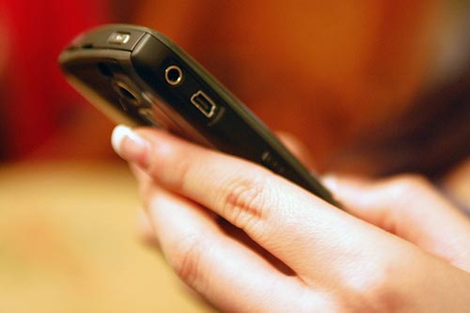Di động, tán gẫu qua mạng và hiểm hoạ sexting với giới trẻ - 2 Di động, tán gẫu qua mạng và hiểm hoạ sexting với giới trẻ - 2