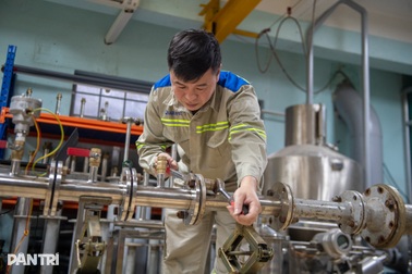 Dây chuyền tiền tỷ tê liệt vì cái đồng hồ nước: Lời giải bất ngờ của anh kỹ sư Việt