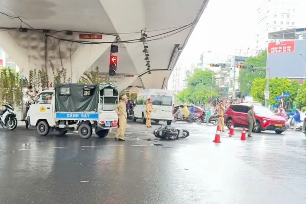 Cục CSGT: Trời mưa đường trơn trượt, tai nạn giao thông gia tăng - 1 Cục CSGT: Trời mưa đường trơn trượt, tai nạn giao thông gia tăng - 1