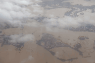 Khách ngồi trên máy bay ghi cảnh Đà Nẵng ngập lụt lịch sử