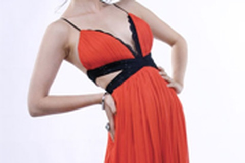 Cao Thuỳ Dương dù mệt mỏi nhưng vẫn... tươi