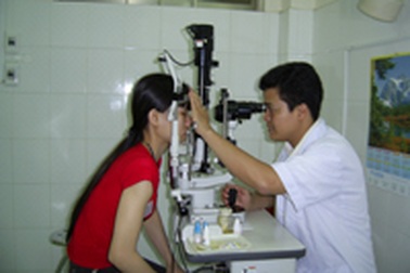 Bệnh về mắt ở học sinh ngày càng gia tăng