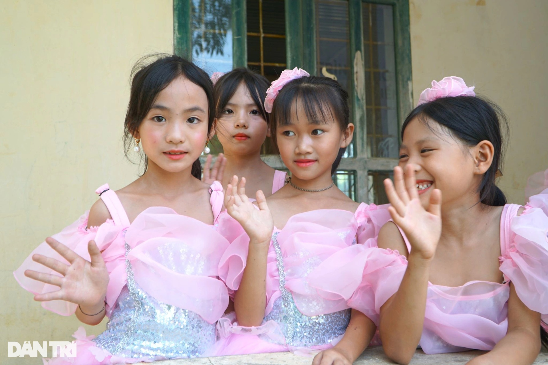 Thêm ngôi trường Dân trí giúp học sinh vùng cao Thanh Hóa an tâm đến trường - 6 Thêm ngôi trường Dân trí giúp học sinh vùng cao Thanh Hóa an tâm đến trường - 6