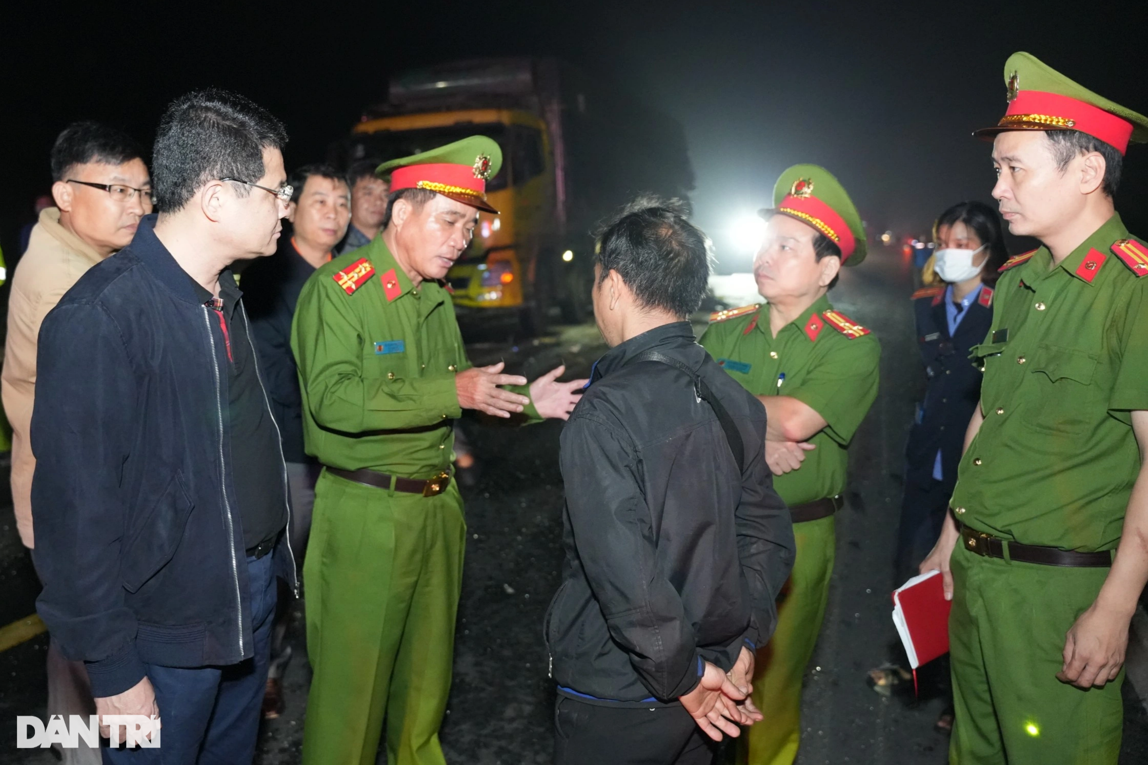 Hiện trường tai nạn thảm khốc trên cao tốc Cam Lộ - La Sơn - 10