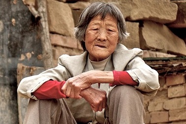 Không đến thăm cha mẹ thường xuyên, sẽ phải ra tòa