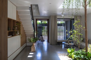 Nhà 90m2 của gia đình ở Hà Nội gắn kết thiên nhiên nhờ thiết kế lạ - 5