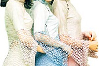 Chuyện tình của thành viên Tam ca Áo trắng