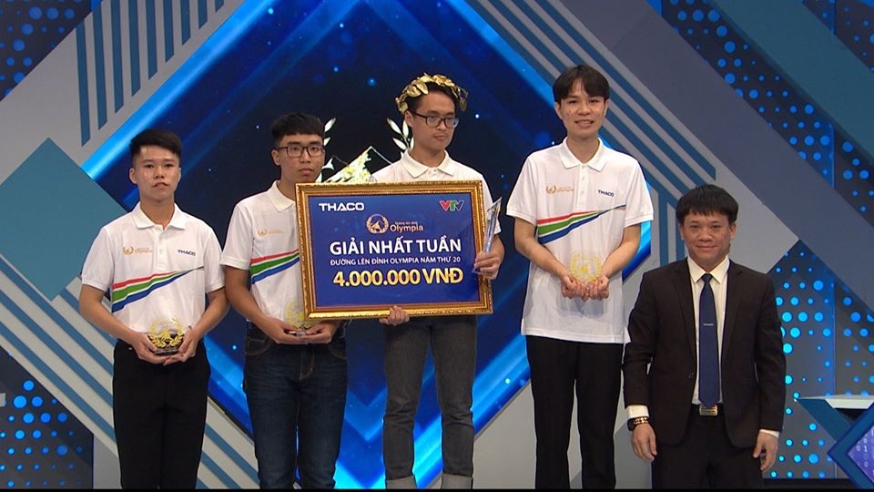 Bùng nổ phần Về đích, nam sinh Thanh Hóa thắng vòng thi tuần Olympia - 3 Bùng nổ phần Về đích, nam sinh Thanh Hóa thắng vòng thi tuần Olympia - 3