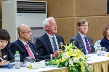 Giáo sư Mỹ: Sẽ "biến" VinUni lọt tốp đại học hàng đầu thế giới?