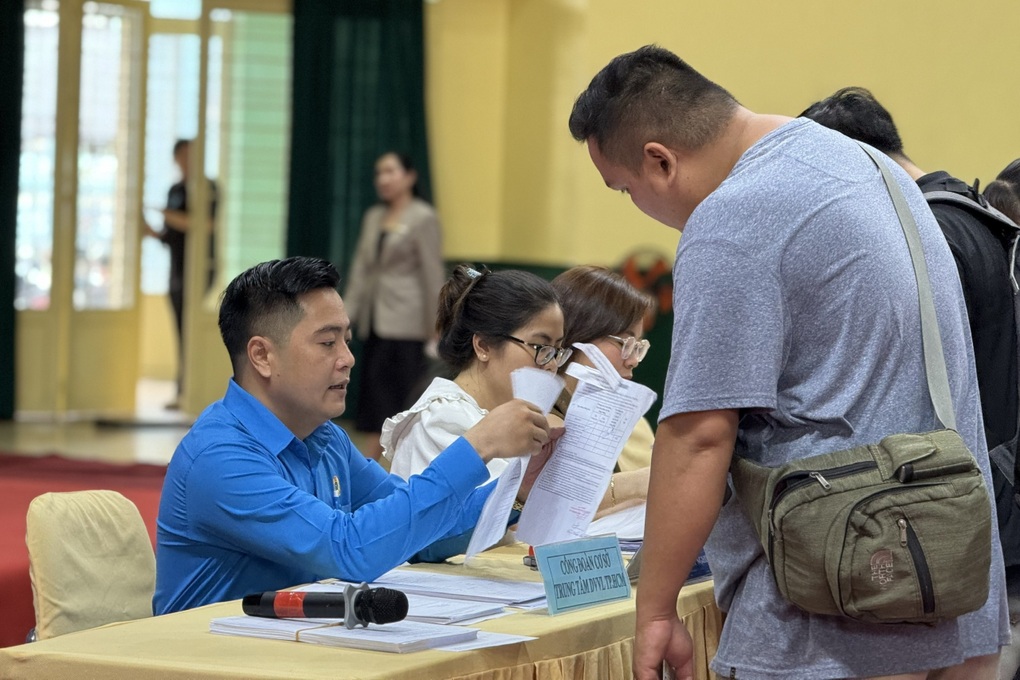 Số người thất nghiệp ở TPHCM giảm mạnh - 1 Số người thất nghiệp ở TPHCM giảm mạnh - 1