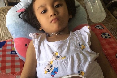 Xót thương gia đình khốn cùng vì 2 đứa con bệnh tật