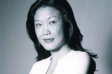 Người đem thời trang Việt Nam ra thế giới