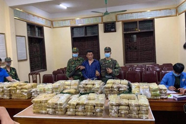 Bắt vụ vận chuyển gần 3 tạ ma túy