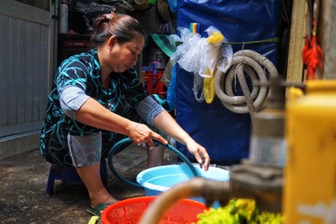 7 người ở nhà "siêu nhỏ" trung tâm TPHCM: Bếp giữa đường, chia ca sinh hoạt