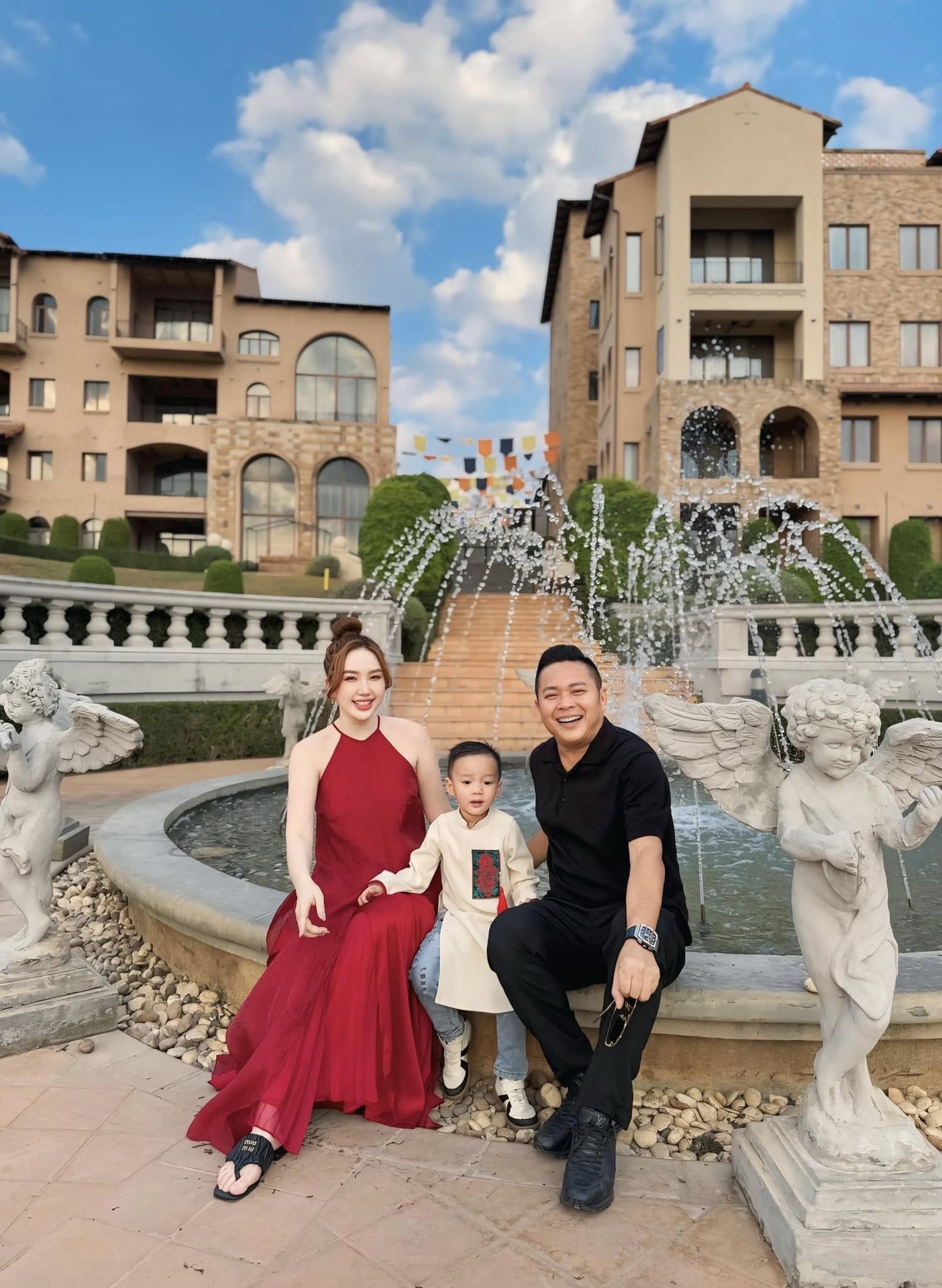 Bảo Thy rời xa sân khấu: Chồng tặng quà đắt tiền, cưng chiều như công chúa - 9 Bảo Thy rời xa sân khấu: Chồng tặng quà đắt tiền, cưng chiều như công chúa - 9