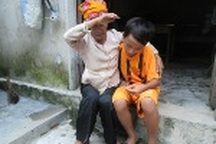 Cậu bé lớp 9 mơ ước được gặp mẹ dù chỉ một lần