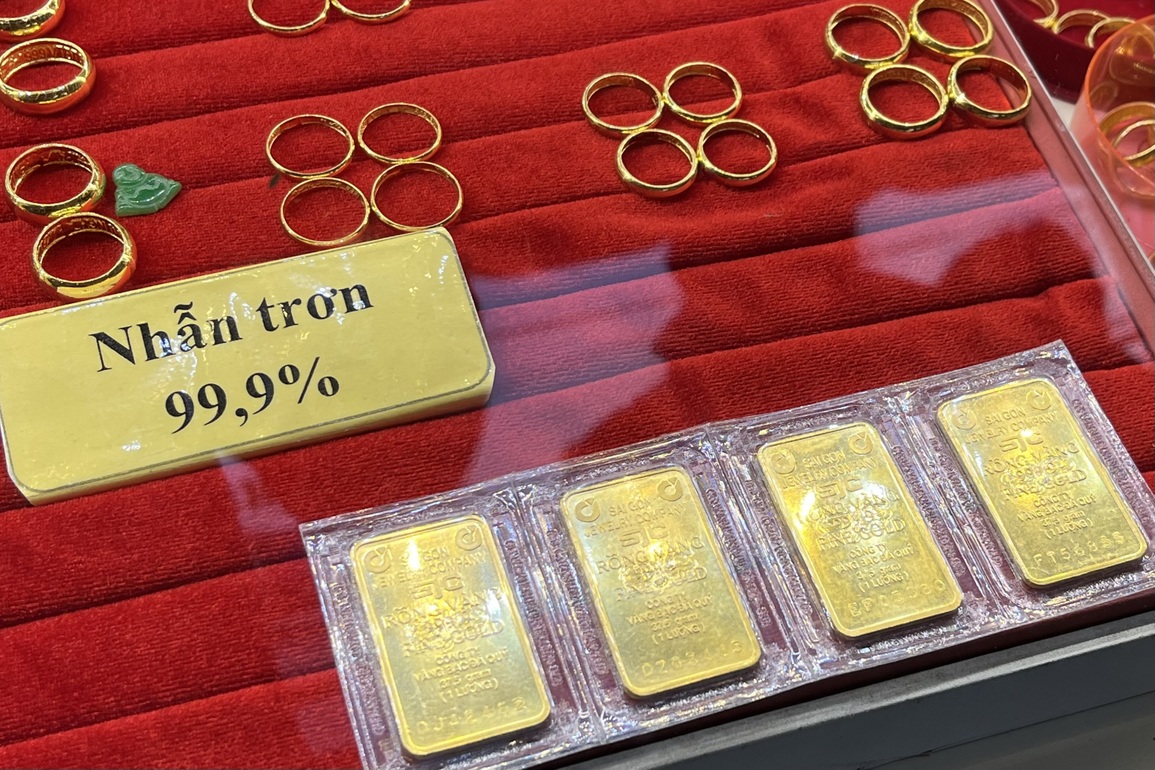 Dân đầu tư chốt lãi, nhà vàng sụp hầm trước ngày vía Thần tài - 3 Dân đầu tư chốt lãi, nhà vàng sụp hầm trước ngày vía Thần tài - 3