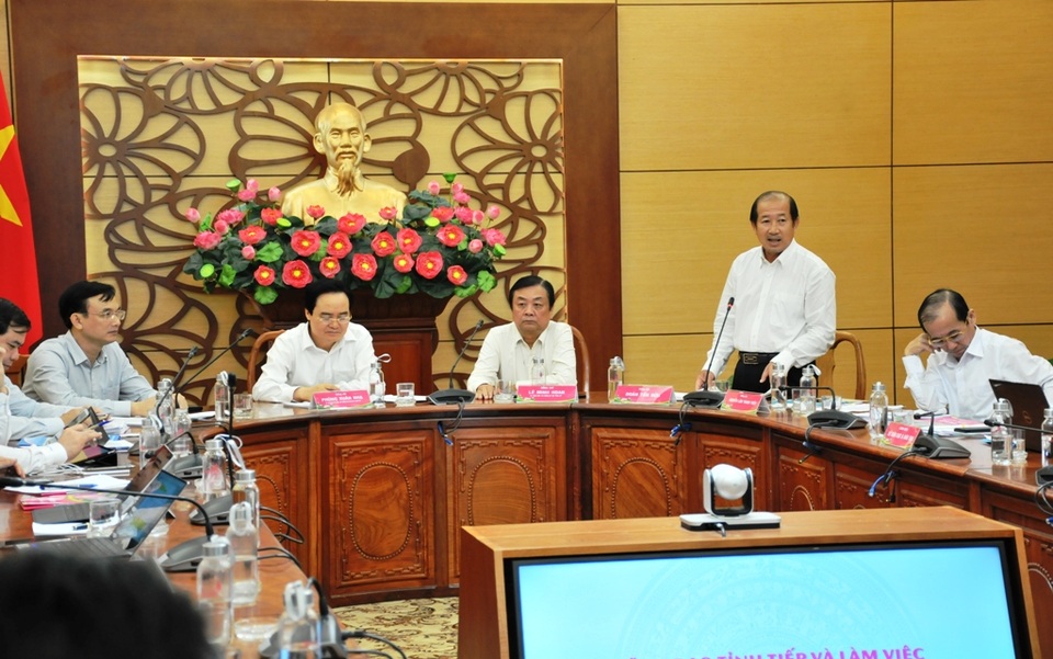 Nhiều tỉnh miền Tây cho học sinh đi học trở lại vào đầu tuần sau - 1 Nhiều tỉnh miền Tây cho học sinh đi học trở lại vào đầu tuần sau - 1