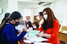 Công nhân mất việc khốn khó, cần rút ngắn thời gian được rút bảo hiểm