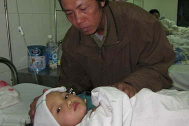 "Nước mắt không ngừng rơi khi đọc bài về bé Tiên"