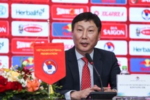 HLV Kim Sang Sik: "Trung thành, cống hiến hết mình sẽ tạo nên thành công"