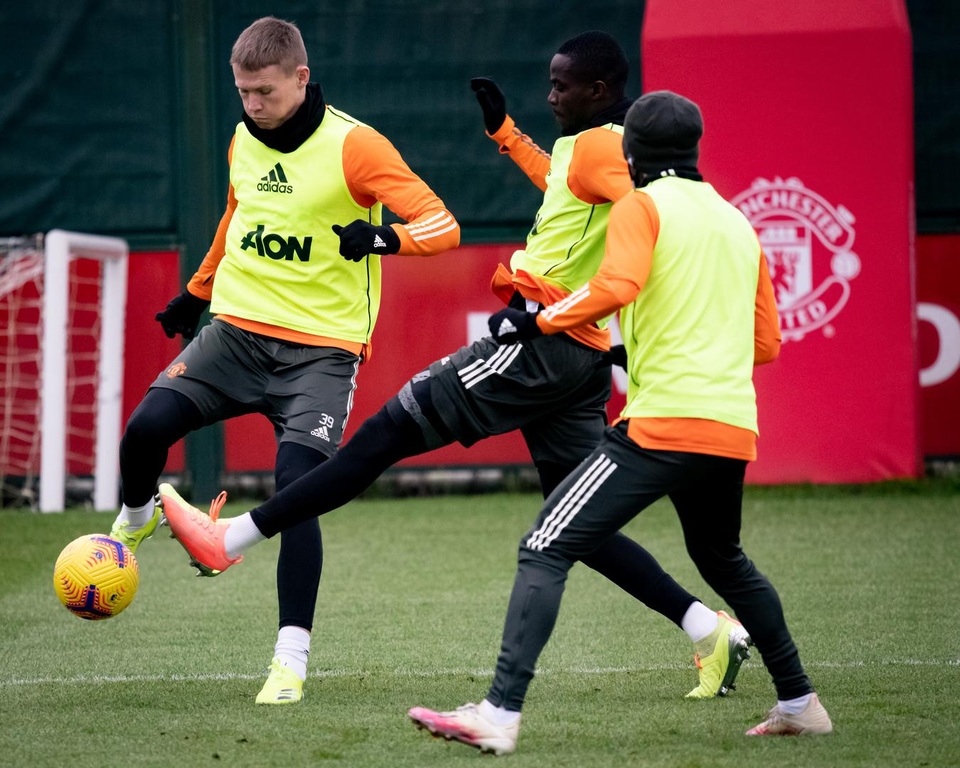 Amad Diallo tập cùng Man Utd, chuẩn bị thi đấu với Fulham - 11 Amad Diallo tập cùng Man Utd, chuẩn bị thi đấu với Fulham - 11
