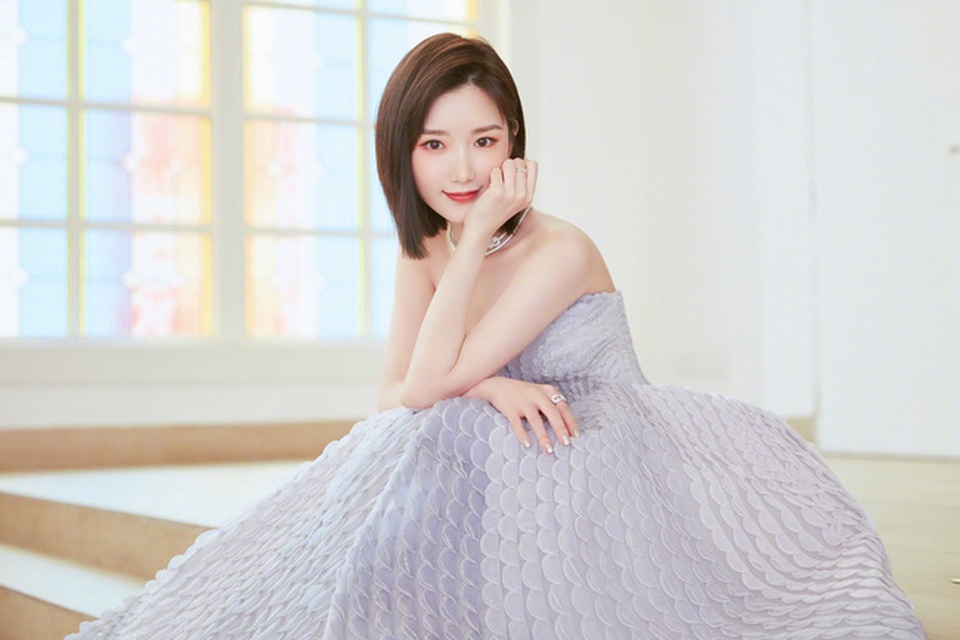 Đường Yên “đụng độ” cô bạn thân cũ Dương Mịch tại sự kiện - 20 Đường Yên “đụng độ” cô bạn thân cũ Dương Mịch tại sự kiện - 20