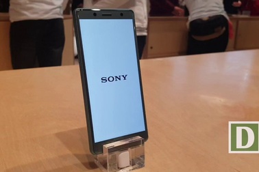 Cận cảnh Sony Xperia XZ2 và XZ2 Compact