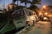 Vụ xe khách tông chết 2 trẻ nhỏ: Không khởi tố vụ án sau 9 tháng điều tra