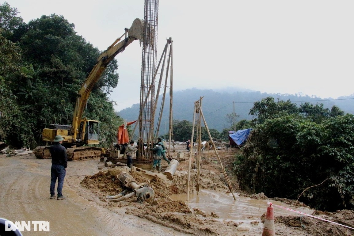 Hãi hùng trên cung đường từng được mệnh danh đẹp nhất Việt Nam - 3 Hãi hùng trên cung đường từng được mệnh danh đẹp nhất Việt Nam - 3