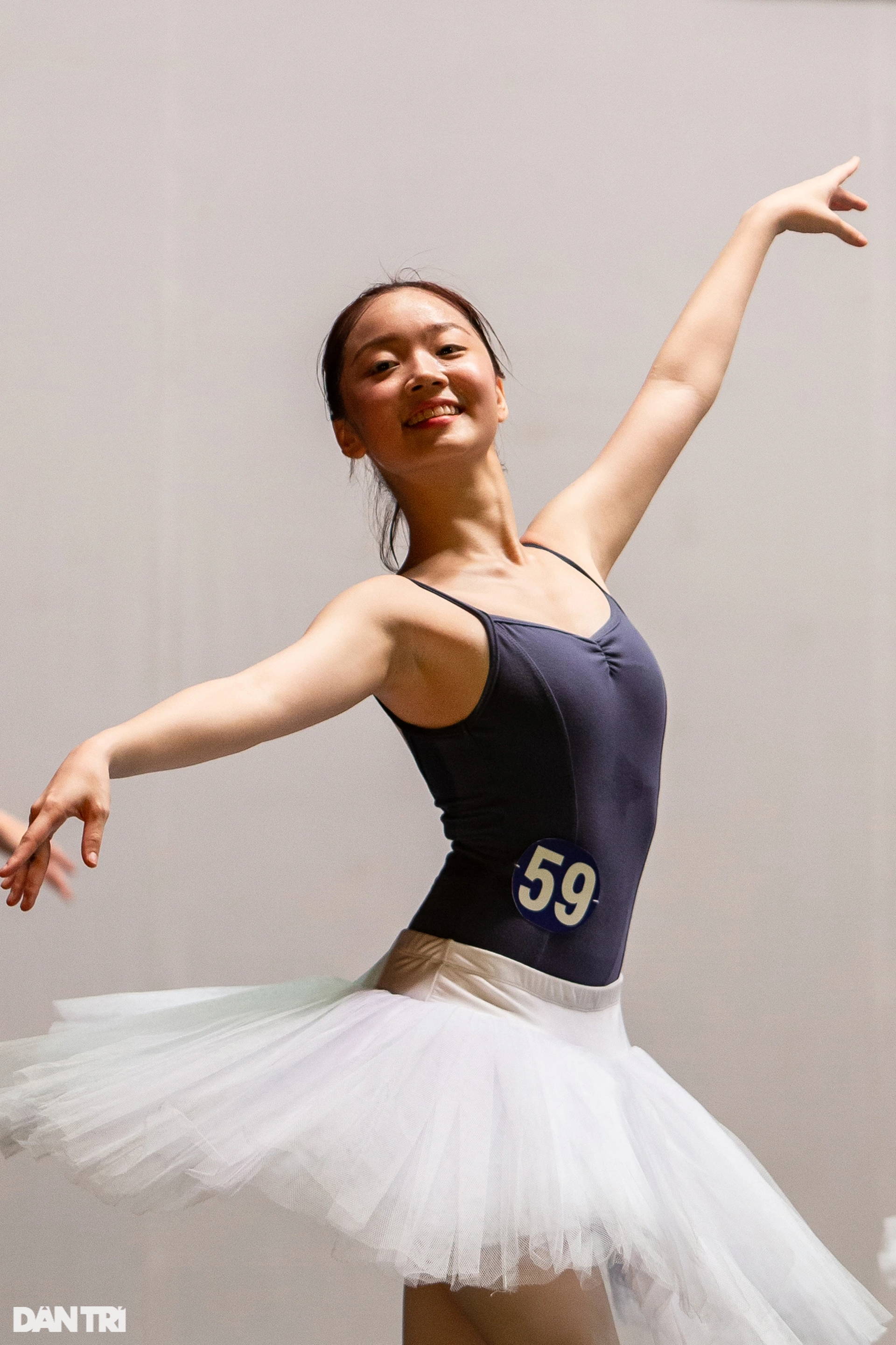 Ngắm nữ sinh trường Múa biểu diễn ballet trong kỳ thi tốt nghiệp - 2 Ngắm nữ sinh trường Múa biểu diễn ballet trong kỳ thi tốt nghiệp - 2