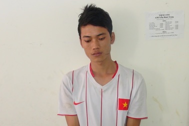 2 đối tượng 9X cướp iPhone, bỏ chạy tông vào 2 du khách