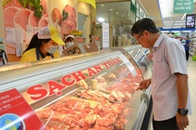 Ngân hàng chung tay giải cứu đàn lợn cho bà con nông dân