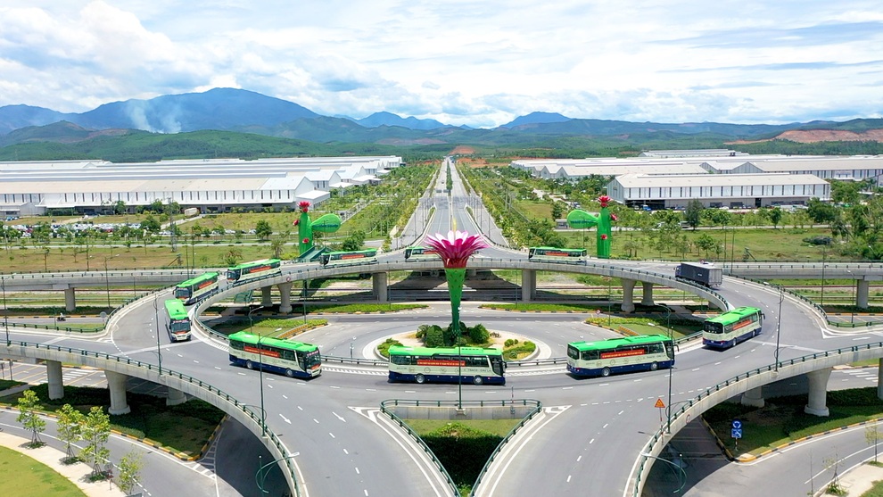 Thaco ủng hộ 100.000 bộ kit test nhanh Covid-19 và hỗ trợ phương tiện cho người dân Quảng Nam - 2 Thaco ủng hộ 100.000 bộ kit test nhanh Covid-19 và hỗ trợ phương tiện cho người dân Quảng Nam - 2