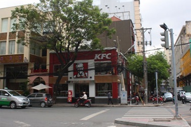 Mặt bằng bán lẻ: “Hàng độc” góc ngã tư