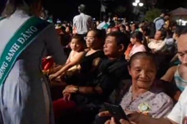 Nghi thức cài hoa hồng