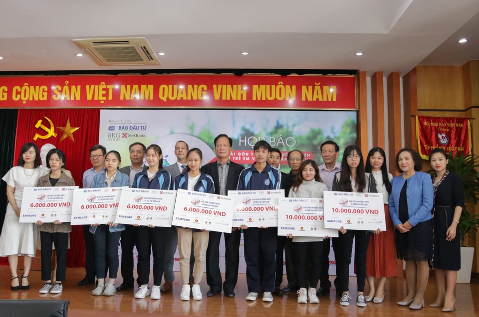 Giải Golf từ thiện Vì trẻ em Việt Nam lần thứ 14 chính thức khởi động - 6 Giải Golf từ thiện Vì trẻ em Việt Nam lần thứ 14 chính thức khởi động - 6