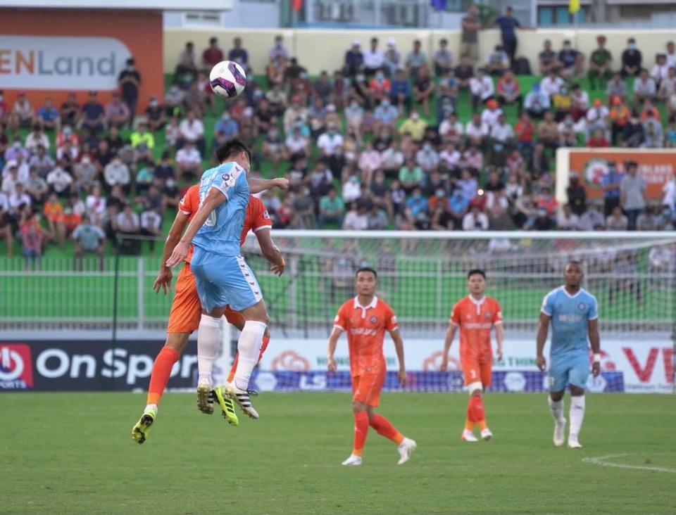 Tấn Tài giúp Bình Định FC chiến thắng ở trận đấu HLV Park Hang Seo dự khán - 8 Tấn Tài giúp Bình Định FC chiến thắng ở trận đấu HLV Park Hang Seo dự khán - 8