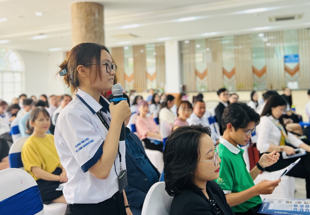 Muốn điên vì tìm việc, cử nhân làm ở nơi chỉ cần học hết... lớp 9 - 3 Muốn điên vì tìm việc, cử nhân làm ở nơi chỉ cần học hết... lớp 9 - 3