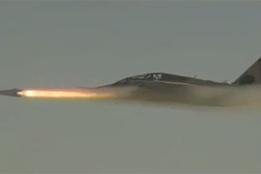 Iran khoe video tên lửa mới phá tan mục tiêu