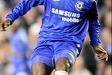 Mourinho bênh vực Essien