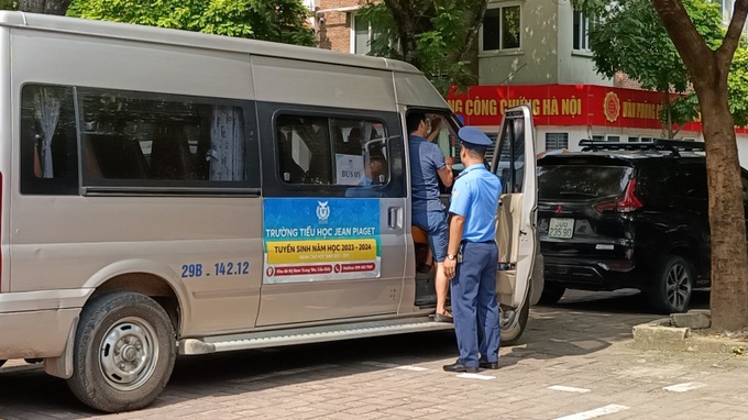 Công ty TNHH Thương mại An Du là đơn vị cung cấp dịch vụ xe chuyên chở học sinh, có 01 trường hợp bị lập biên bản xử lý vi phạm vì sử dụng phù hiệu được cấp cho Hợp tác xã vận tải dịch vụ xe Đại Nam đã bị thu hồi Giấy phép kinh doanh
