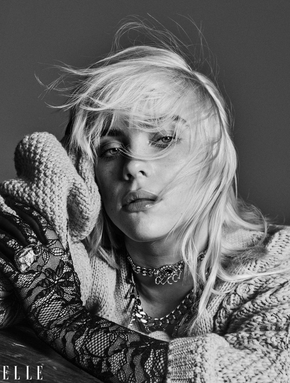 Nữ ca sĩ Billie Eilish mất 100.000 fan vì bức ảnh khoe vòng một - 11 Nữ ca sĩ Billie Eilish mất 100.000 fan vì bức ảnh khoe vòng một - 11