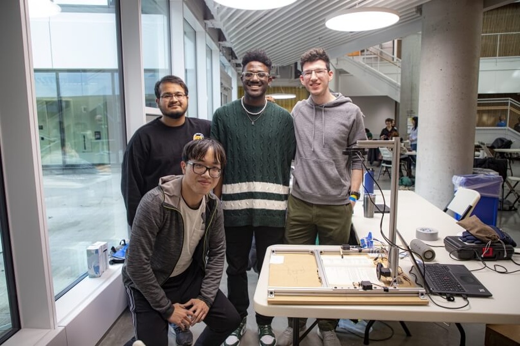 Nam sinh Việt cùng đồng đội chiến thắng cuộc thi sáng chế của ĐH Harvard - 1 Nam sinh Việt cùng đồng đội chiến thắng cuộc thi sáng chế của ĐH Harvard - 1