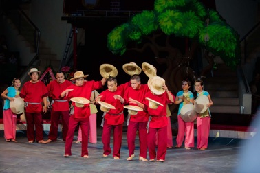 Khán giả Hà Nội tròn mắt trước những màn biến hoá của xiếc Phương Nam