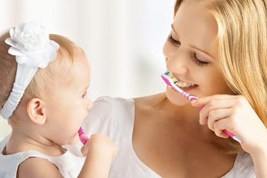 Thời điểm nên bắt đầu chải răng cho bé