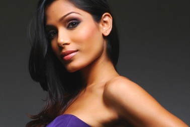 Sao “triệu phú ổ chuột” trở thành Bond girl?