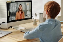 Có thể mua nhiều ứng dụng học tiếng Anh nhưng không mua được sự kết nối