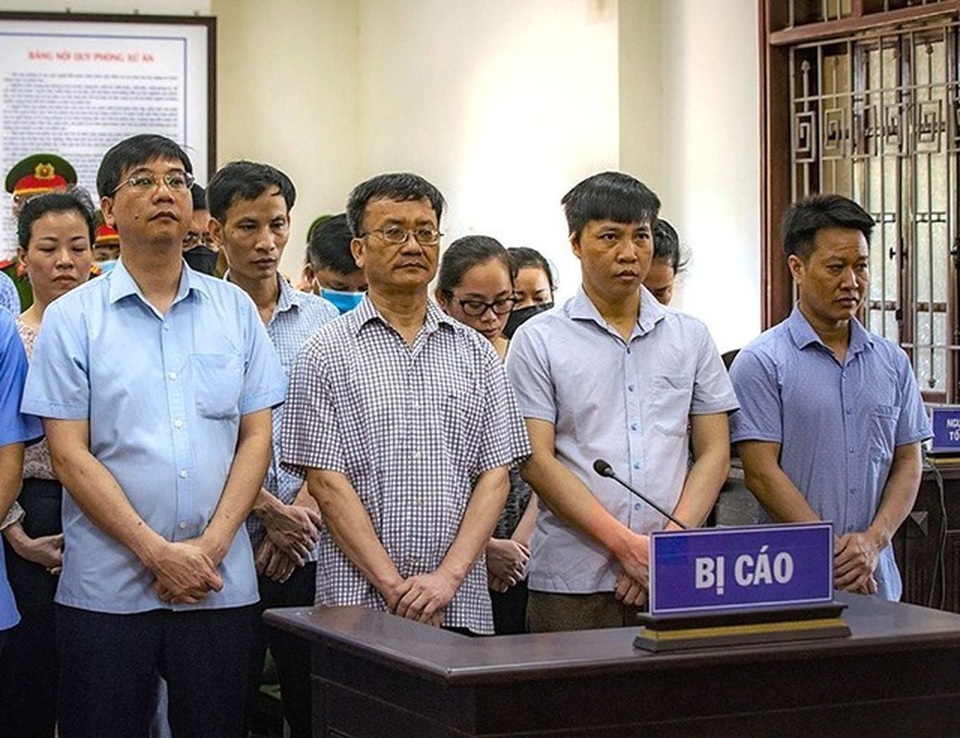 Y án chủ mưu vụ gian lận điểm thi ở Hòa Bình, giảm án tù cho 2 bị cáo - 3 Y án chủ mưu vụ gian lận điểm thi ở Hòa Bình, giảm án tù cho 2 bị cáo - 3