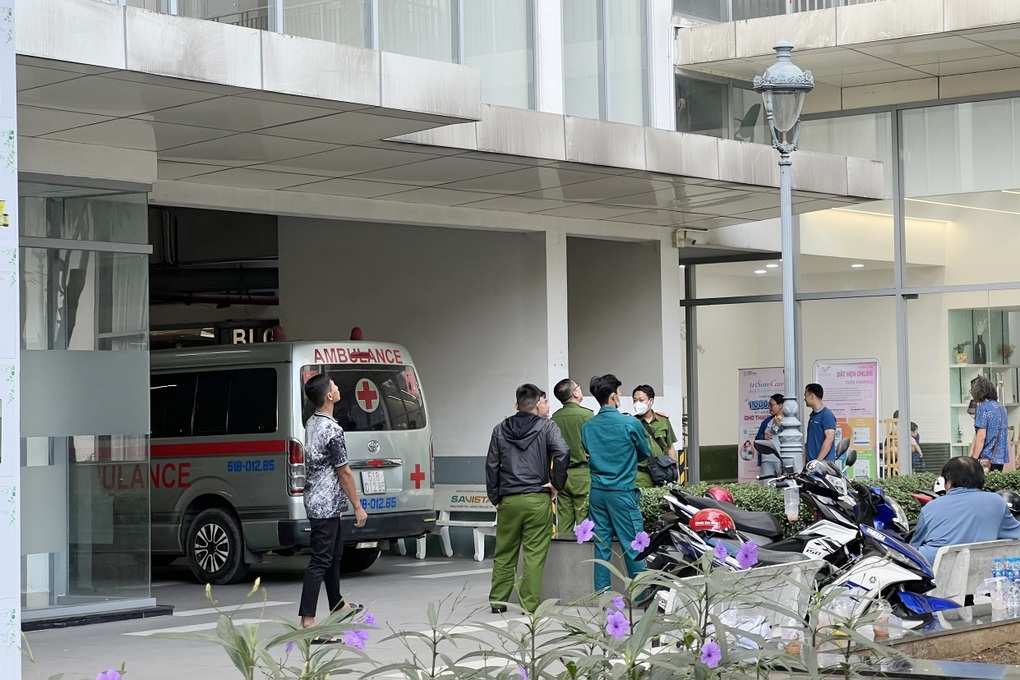 Người đàn ông thiệt mạng khi rơi từ tầng 11 chung cư ở TPHCM - 1 Người đàn ông thiệt mạng khi rơi từ tầng 11 chung cư ở TPHCM - 1